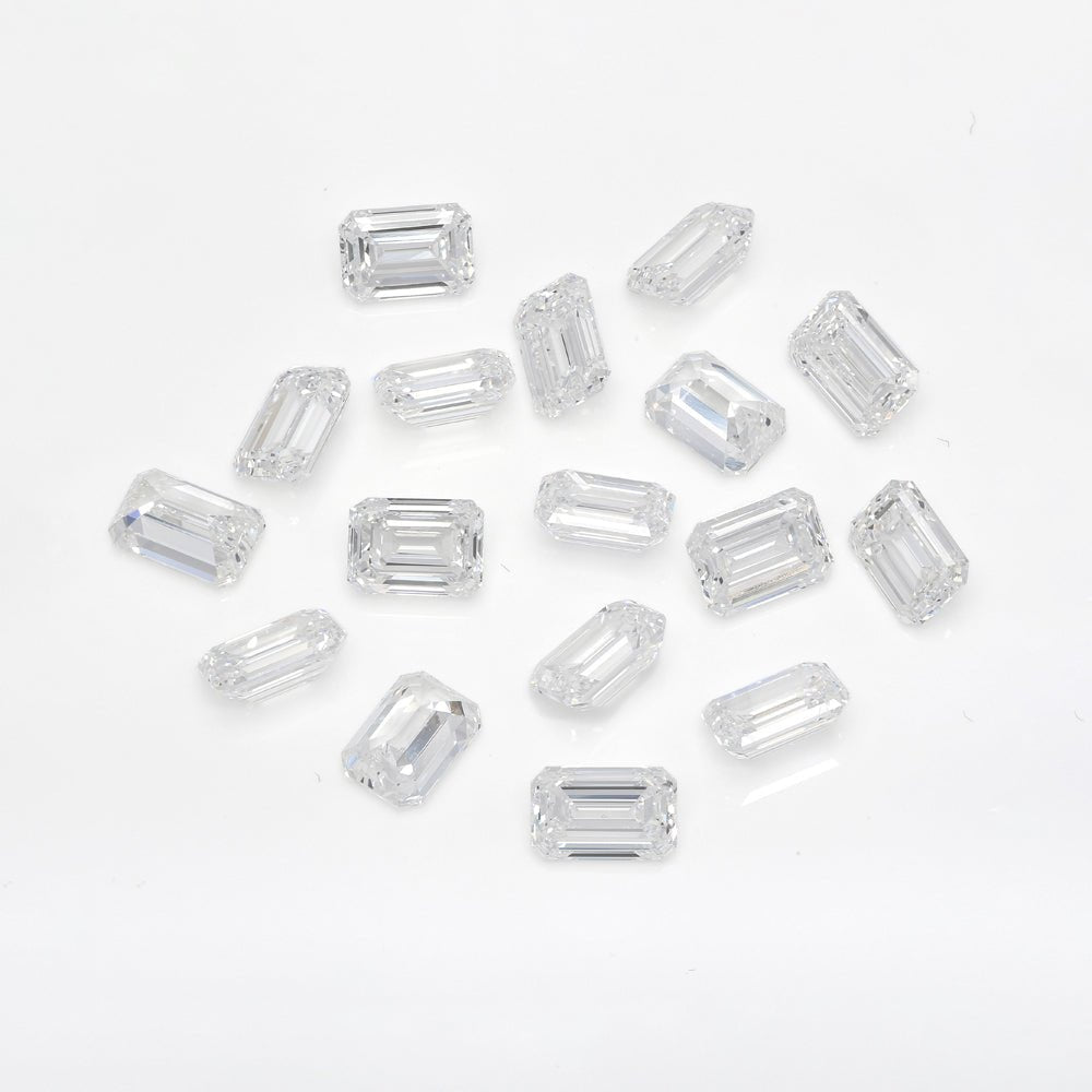 Emerald lab grown diamond melee