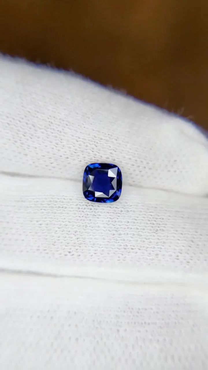 1.02ct Cushion Natural Sapphire (Colour Blue, Clarity Eye Clean, Cut Faceted)