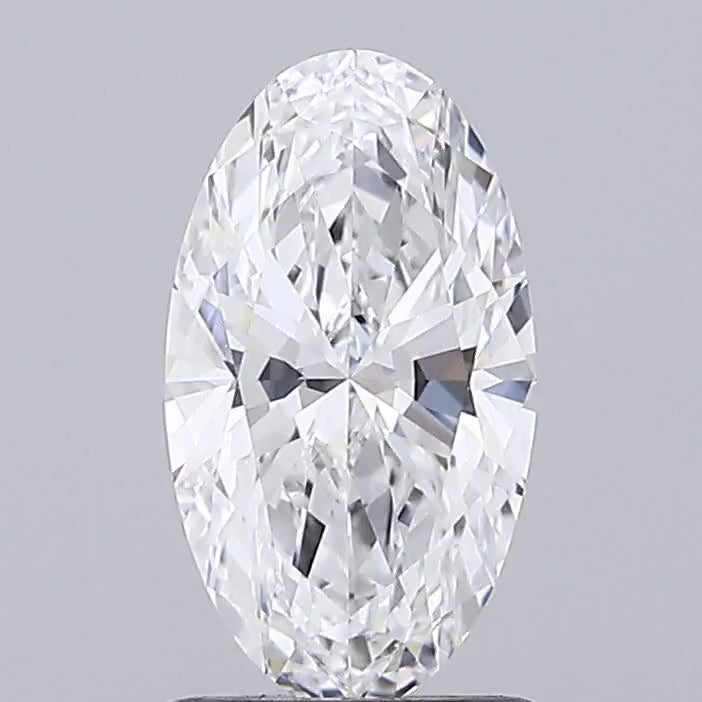 360° rotating video of moval cut lab grown diamond loose stone IGI certified