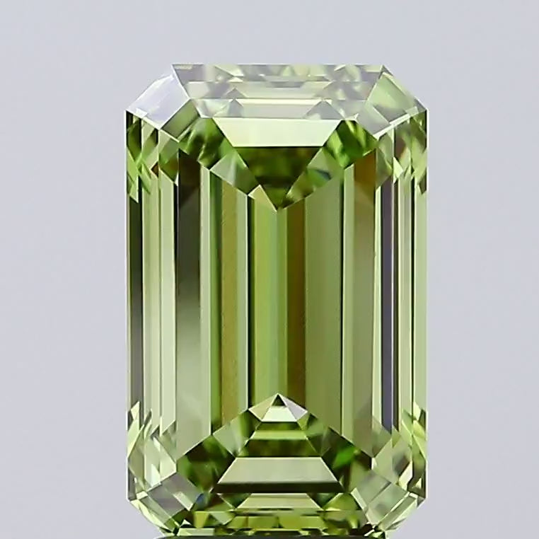 360° rotating video of vivid green emerald cut lab grown diamond loose stone IGI certified